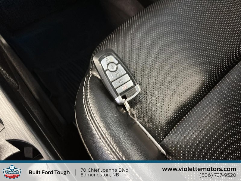 2022 Ford Escape Titanium Hybrid