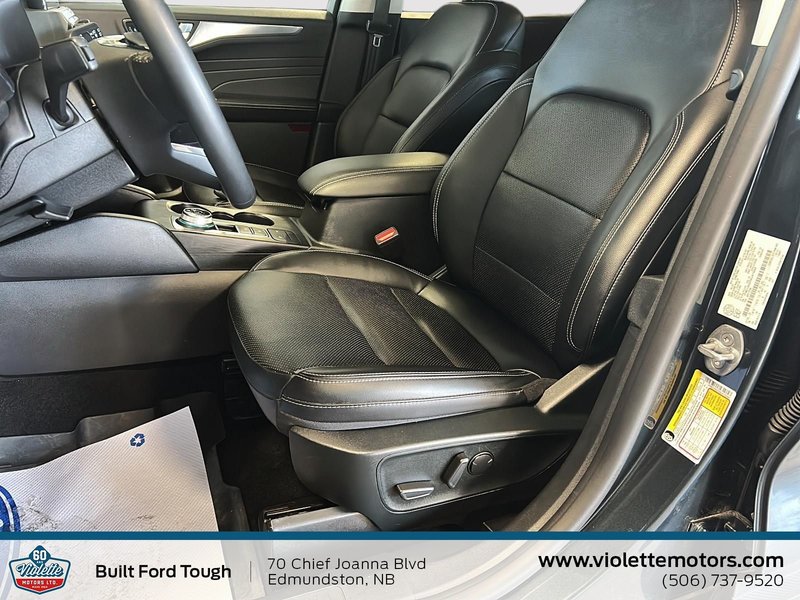 2022 Ford Escape Titanium Hybrid