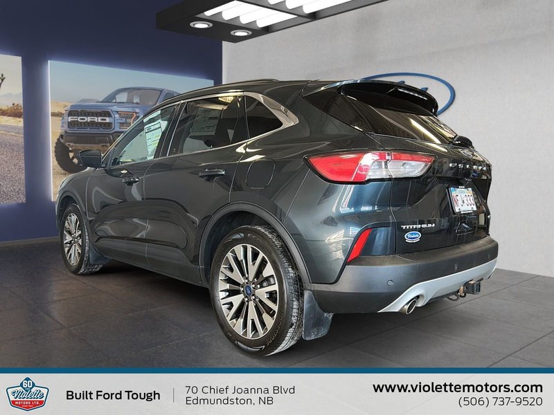 2022 Ford Escape Titanium Hybrid