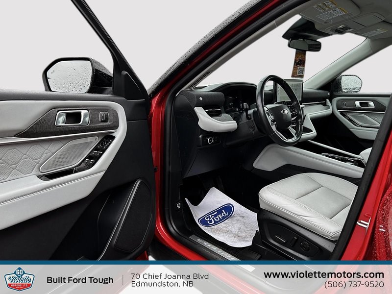 2025 Ford Explorer Platinum