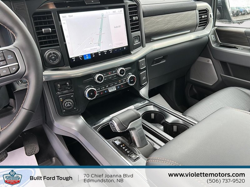 Ford F-150 LARIAT 2025