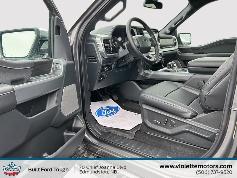 Ford F-150 LARIAT 2025