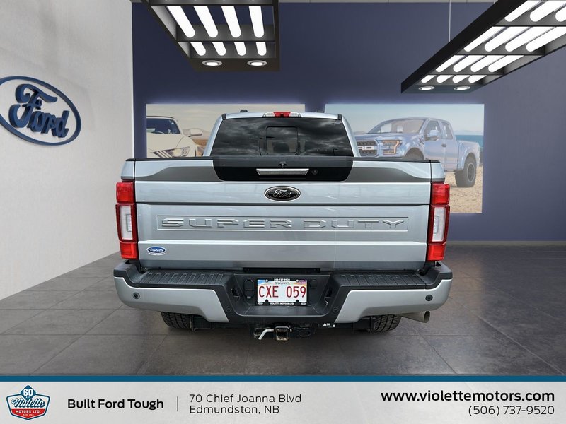 Ford Super Duty F-250 SRW LARIAT 2022
