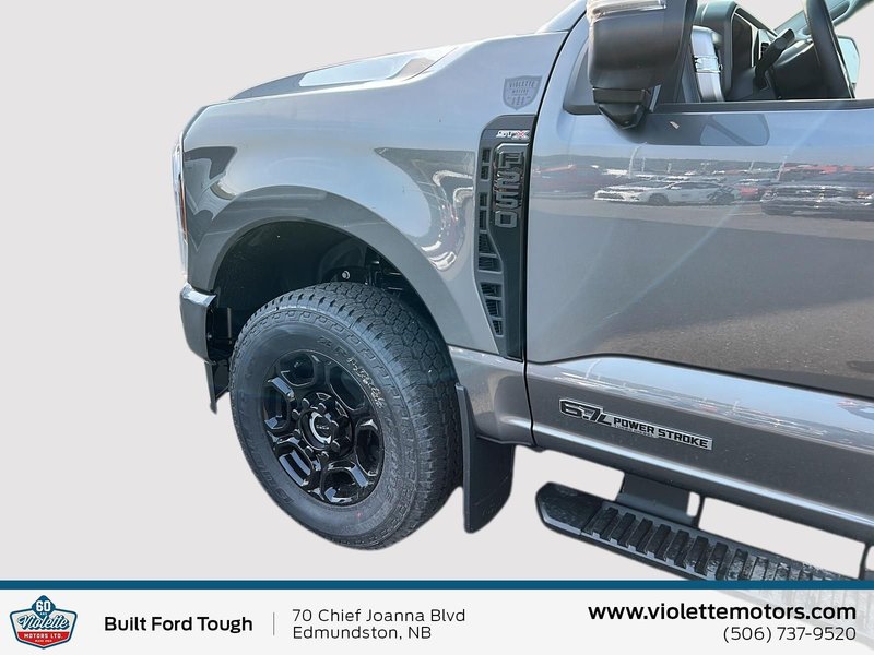 Ford Super Duty F-250 SRW  2025
