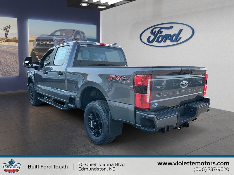 Ford Super Duty F-250 SRW  2025