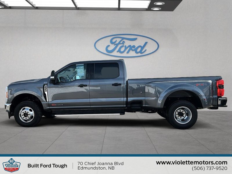 Ford Super Duty F-350 DRW XLT 2023