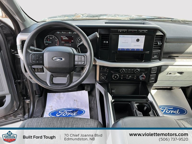 Ford Super Duty F-350 DRW XLT 2023