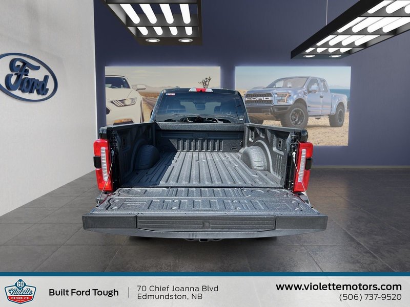 2025 Ford Super Duty F-350 SRW XLT