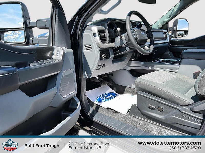2025 Ford Super Duty F-350 SRW XLT