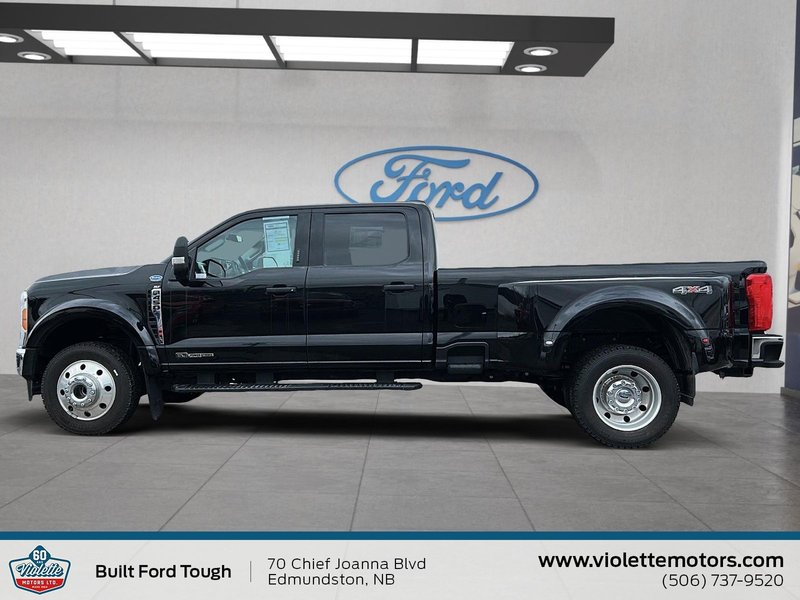 2023 Ford Super Duty F-450 DRW XLT