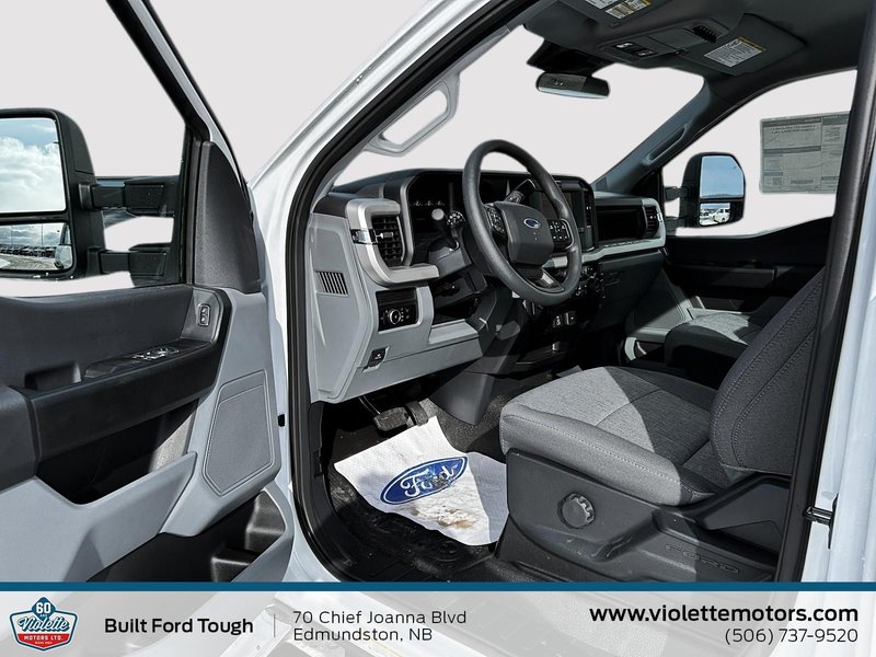 Ford Super Duty F-550 DRW XL 2026