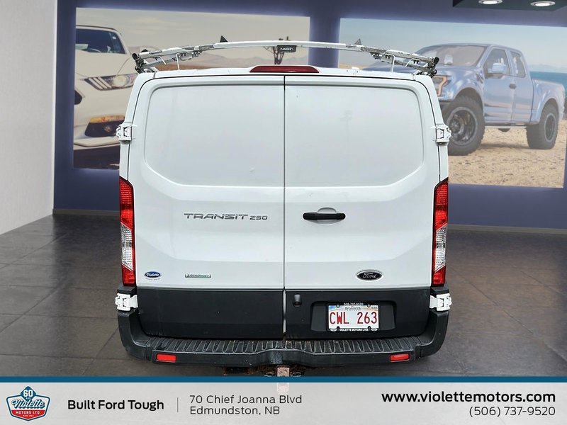 Ford Transit Cargo Van BASE 2017