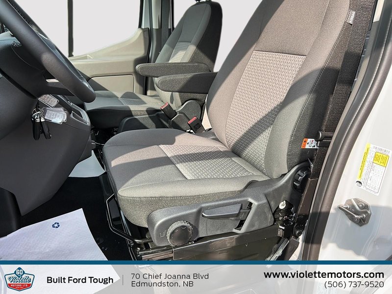 Ford Transit Cargo Van BASE 2025
