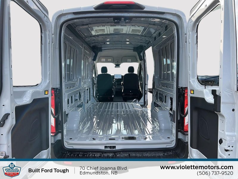 Ford Transit Cargo Van BASE 2025