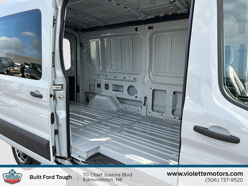 Ford Transit Cargo Van BASE 2025