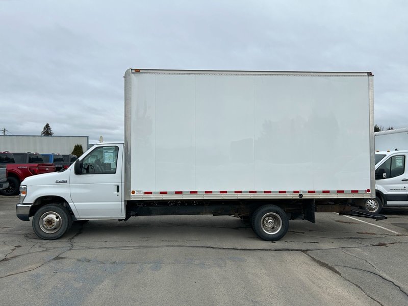 Ford Econoline Commercial Cutaway BASE 2016