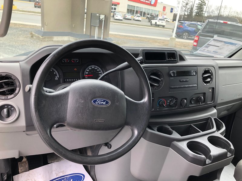 2018 Ford E-Series Cutaway BASE