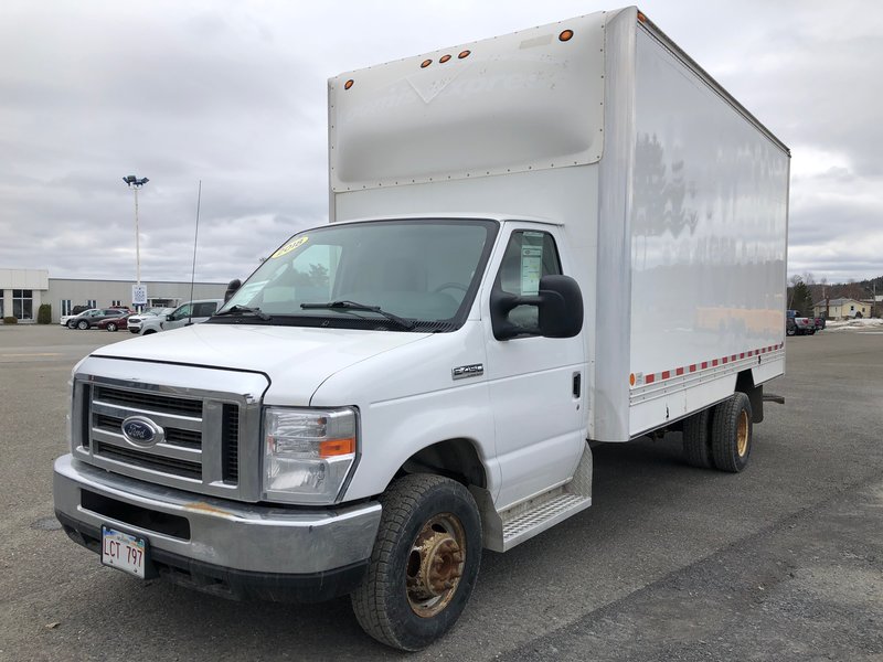 2018 Ford E-Series Cutaway BASE