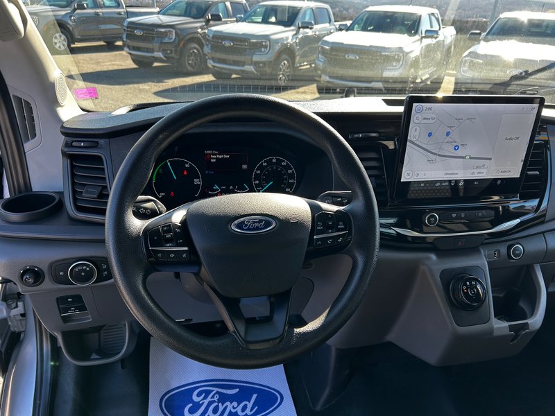 Ford E-Transit Cargo Van BASE 2023