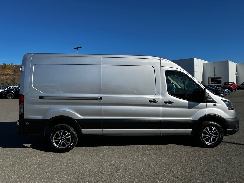 Ford E-Transit Cargo Van BASE 2023