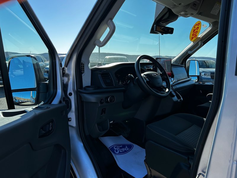 Ford E-Transit Cargo Van BASE 2023