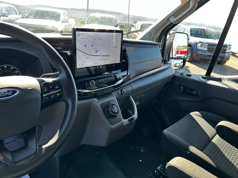 Ford E-Transit Cargo Van BASE 2023