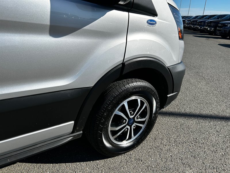 Ford E-Transit Cargo Van BASE 2023