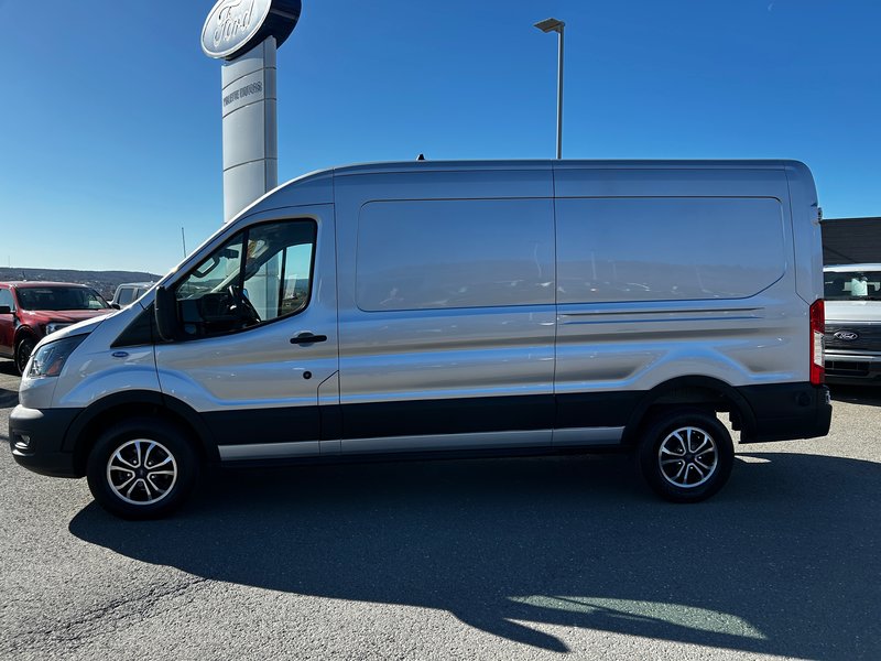 Ford E-Transit Cargo Van BASE 2023