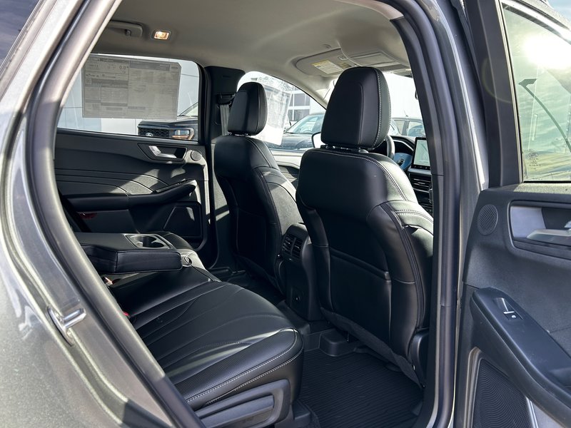 2025 Ford Escape Platinum