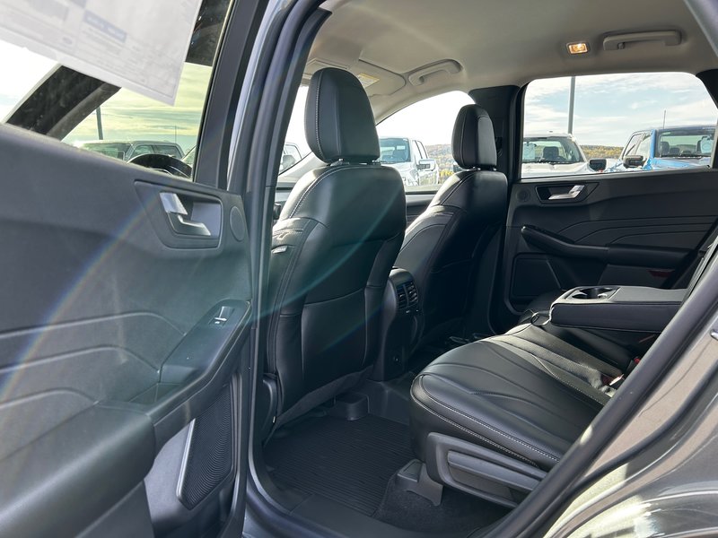 2025 Ford Escape Platinum