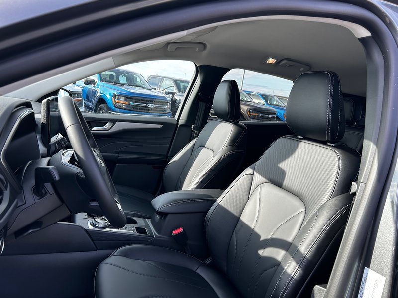 2025 Ford Escape Platinum