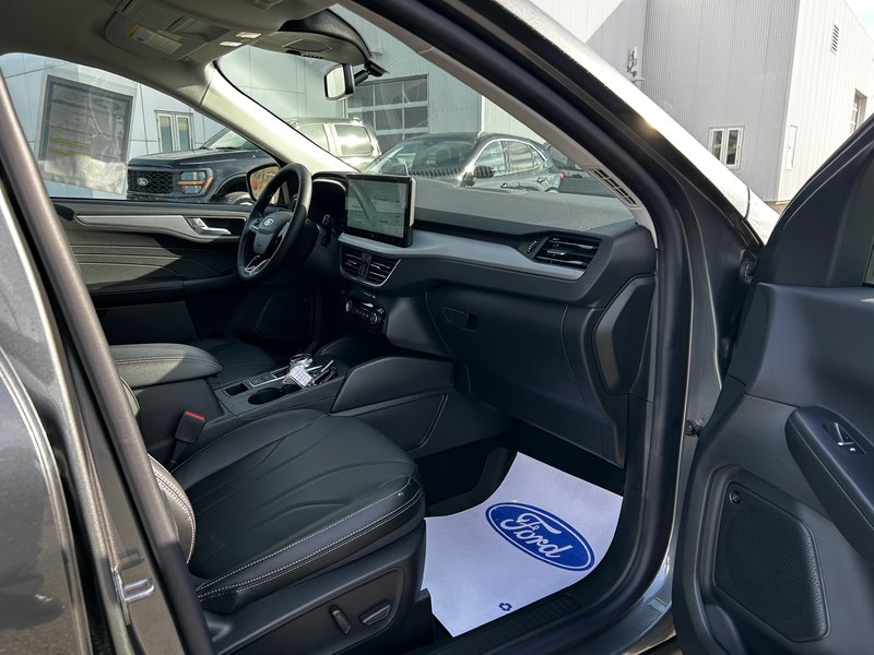 2025 Ford Escape Platinum