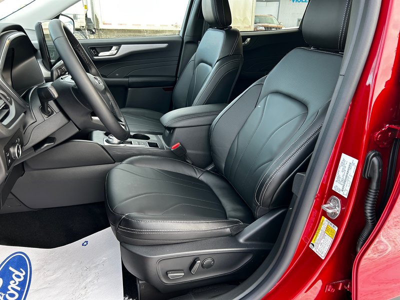 Ford Escape PHEV 2025