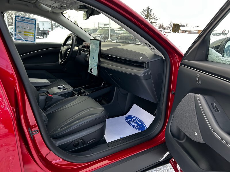 2024 Ford Mustang Mach-E PREMIUM
