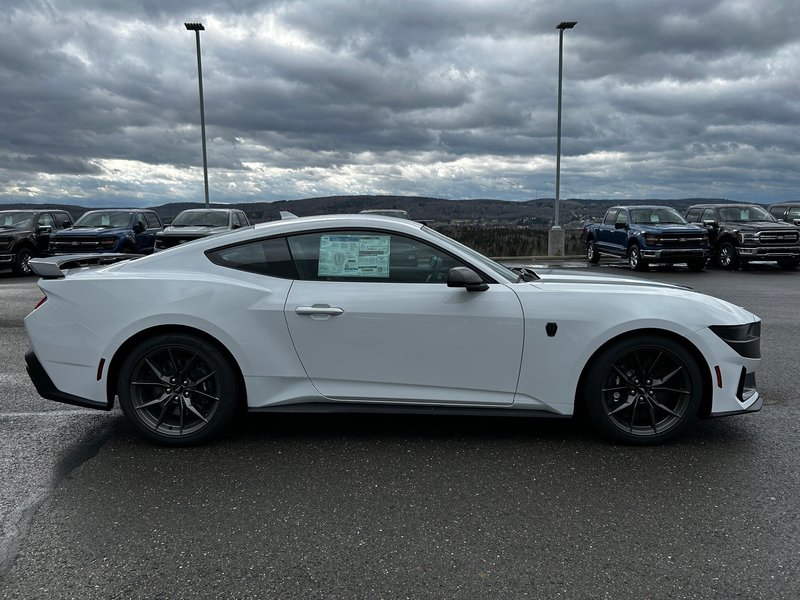 Ford Mustang DARK HORSE 2024