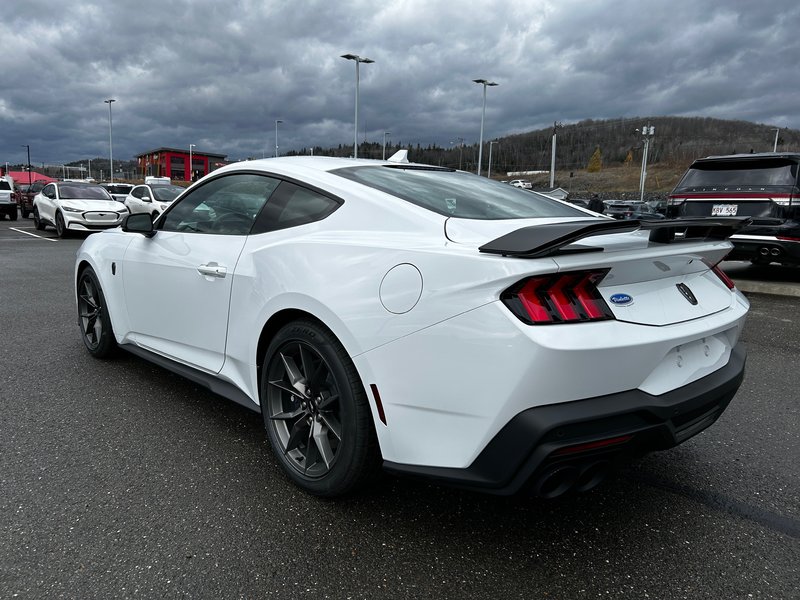Ford Mustang DARK HORSE 2024