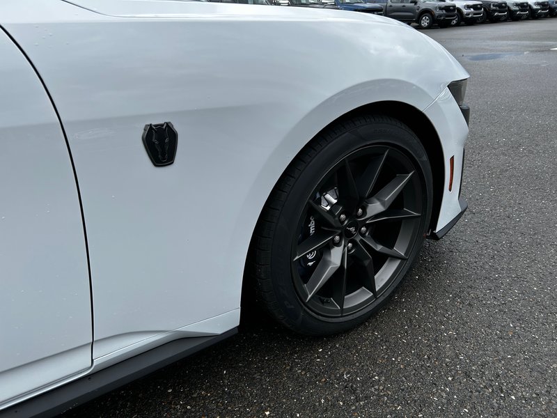 Ford Mustang DARK HORSE 2024