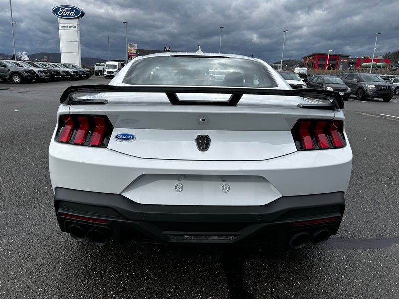 Ford Mustang DARK HORSE 2024