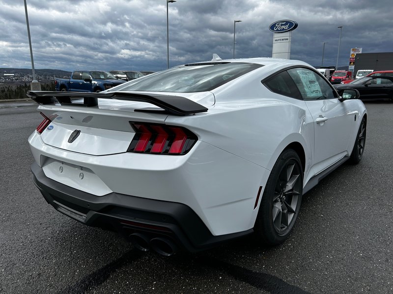 Ford Mustang DARK HORSE 2024