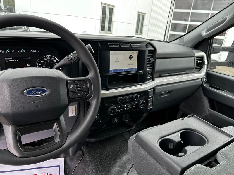 Ford Super duty F-550 DRW XLT 2023