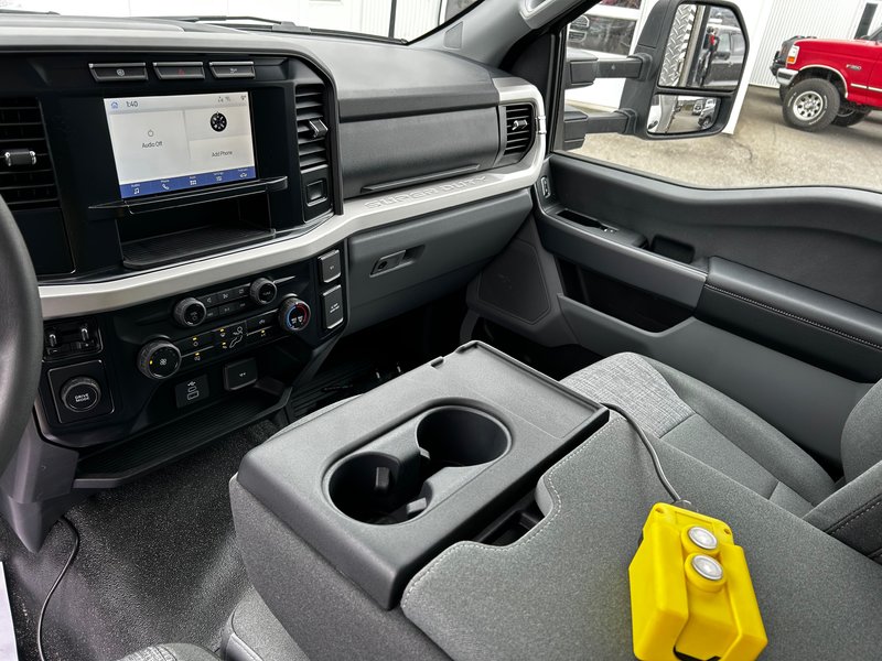 Ford Super duty F-550 DRW XLT 2023