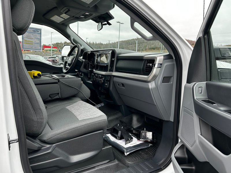 Ford Super duty F-550 DRW XLT 2023