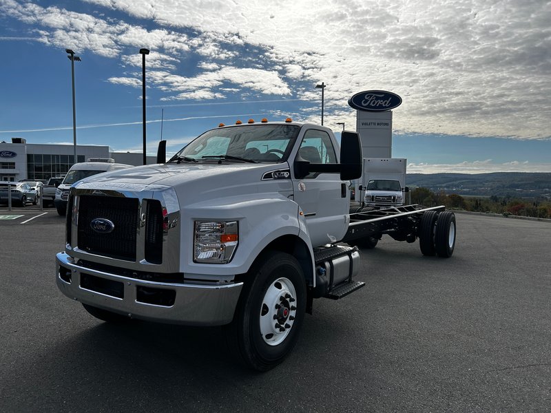 2024 Ford Super Duty F-750 Straight Frame BASE