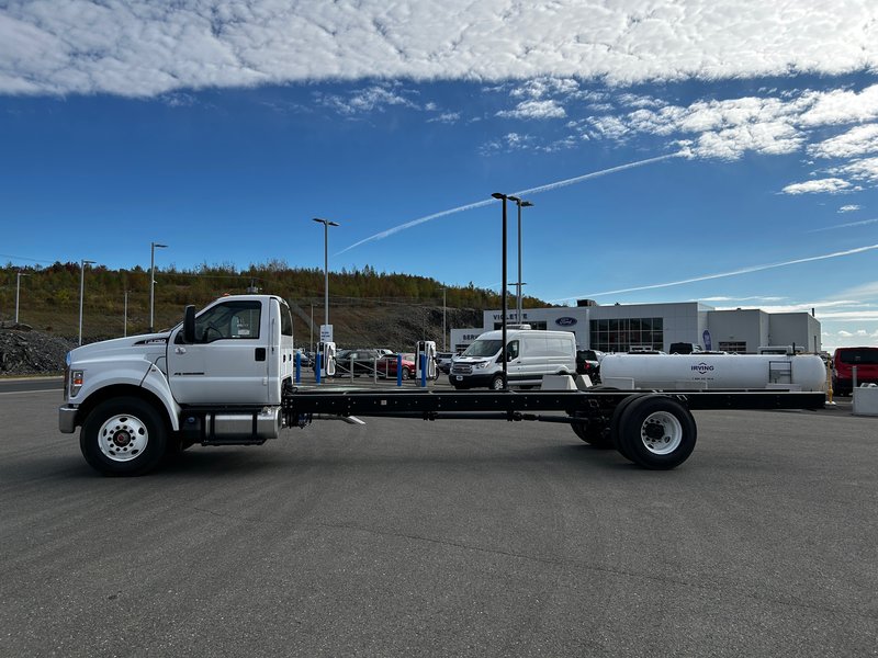 2024 Ford Super Duty F-750 Straight Frame BASE