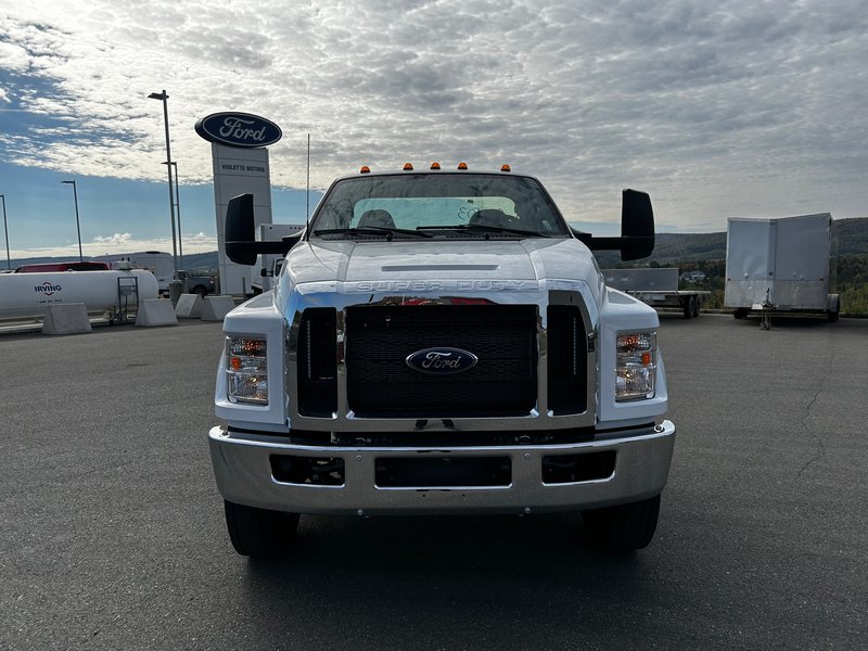 2024 Ford Super Duty F-750 Straight Frame BASE