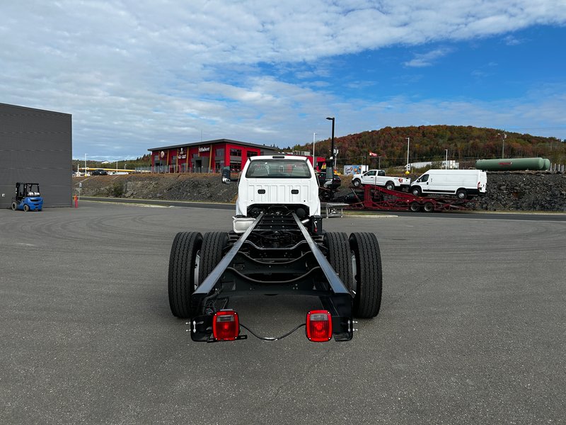 2024 Ford Super Duty F-750 Straight Frame BASE