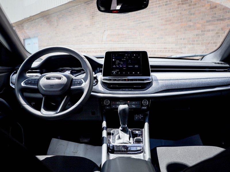 2025 Jeep Compass SPORT