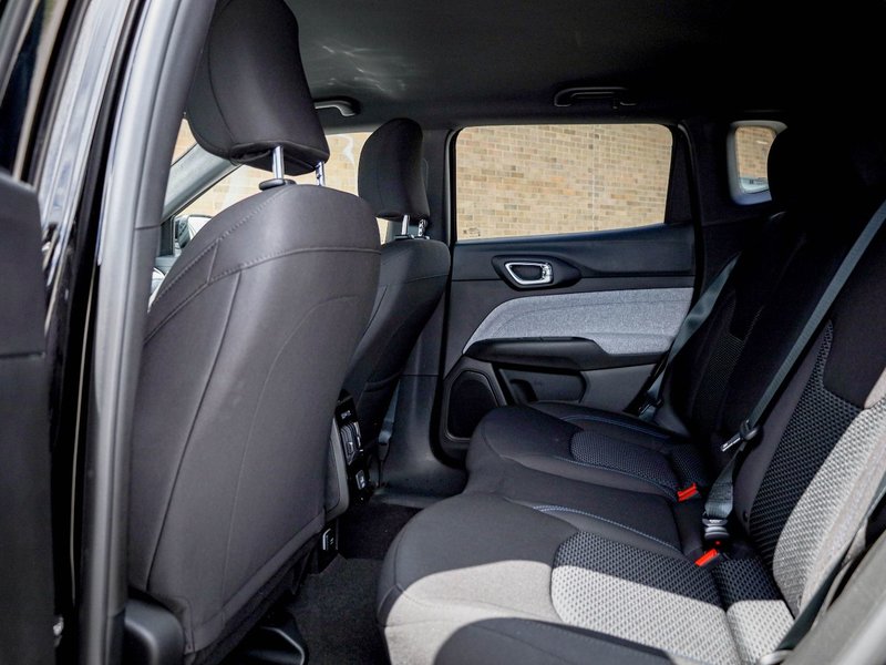 2025 Jeep Compass SPORT
