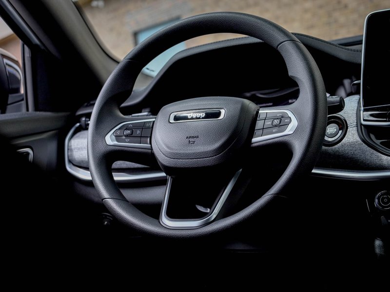 2025 Jeep Compass SPORT