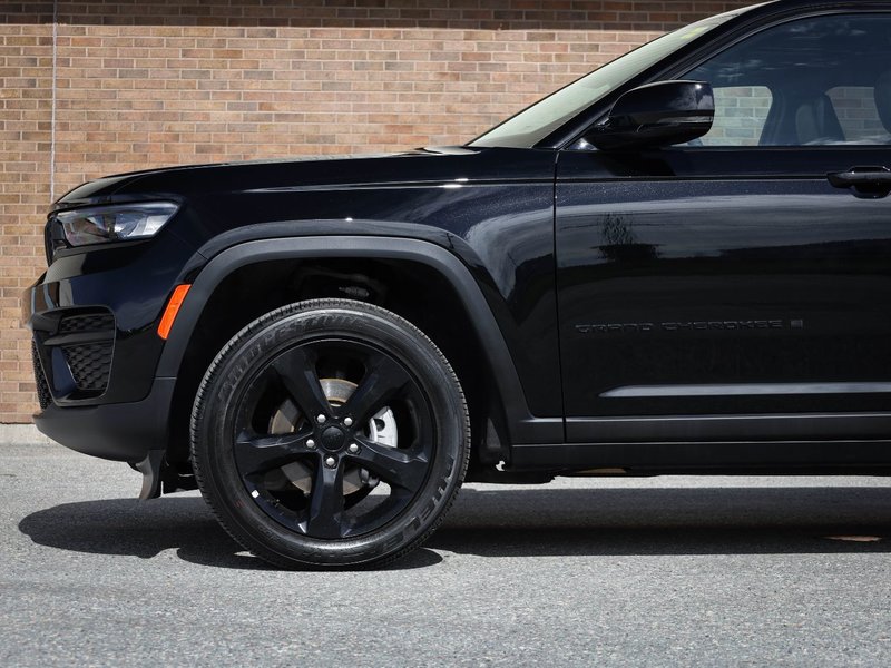 2025 Jeep Grand Cherokee LAREDO ALTITUDE